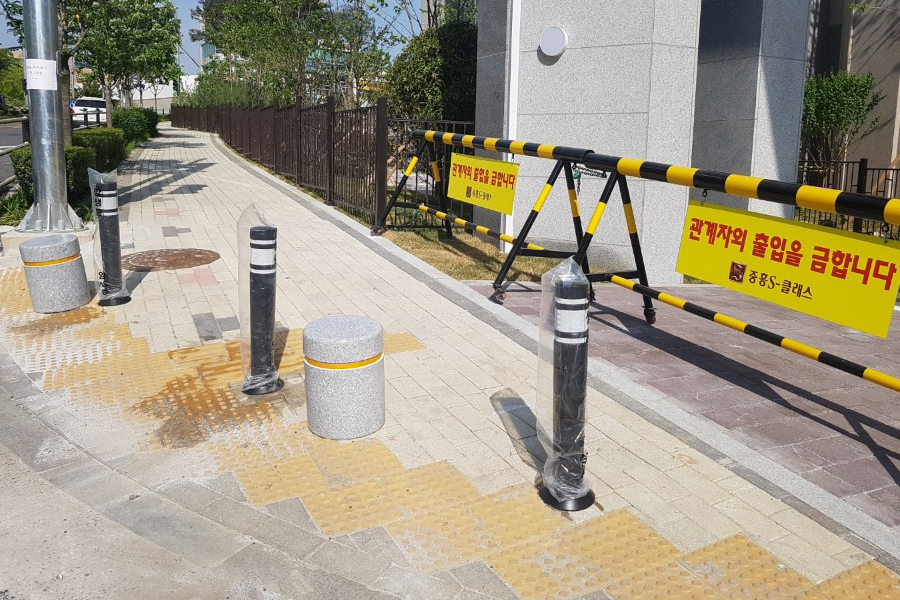 [실적사진] 120 볼라드 – 흑색 설치 사진 표지